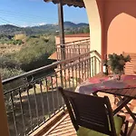 Апартаменты The Olive Tree House Kompitsion
